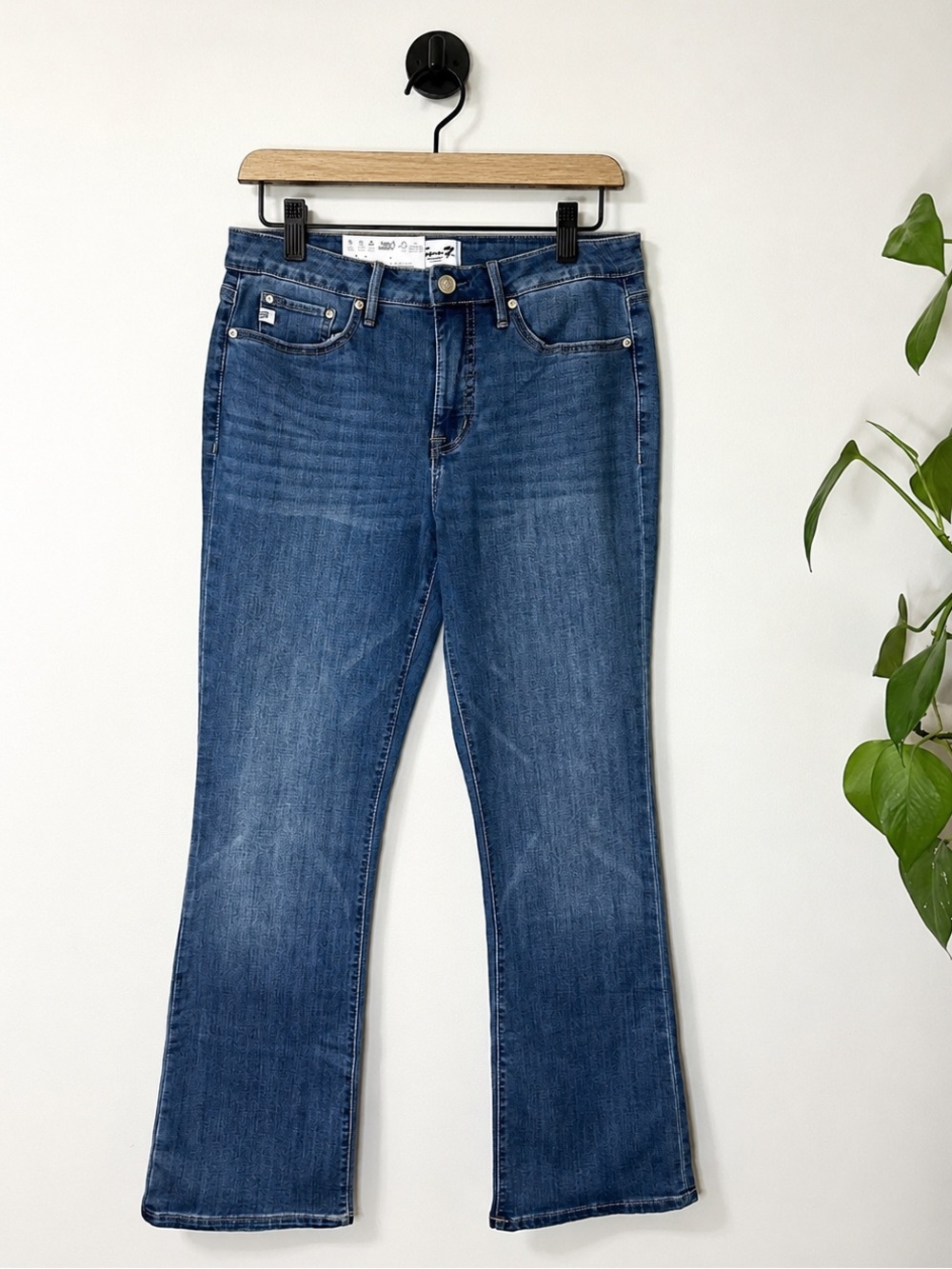Seven7 High Rise Slim Bootcut Jeans NWT Women’s Size 8